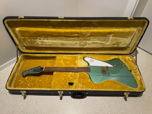 Epiphone inspired gibson - by,